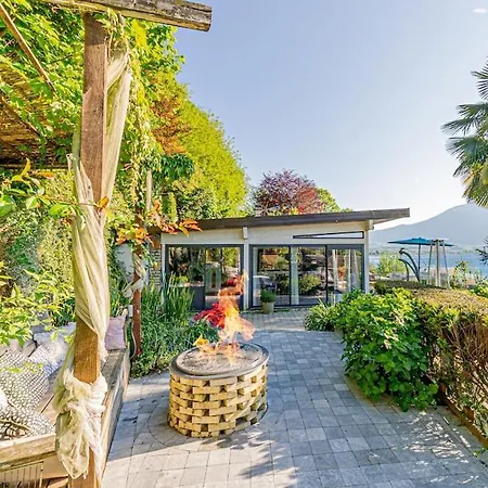 House - Charming Lakeview 빌라 *
