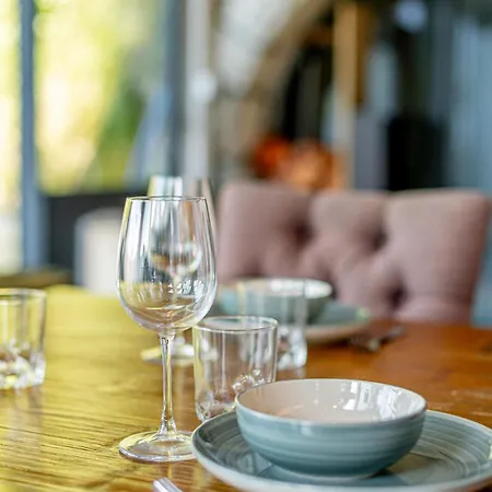 House - Charming Lakeview 빌라 Tresserve