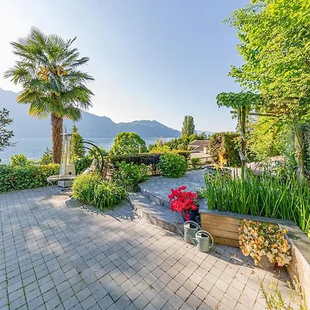House - Charming Lakeview *