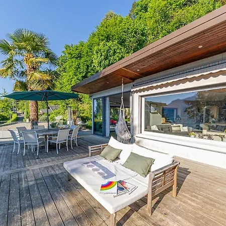 House - Charming Lakeview 빌라 *