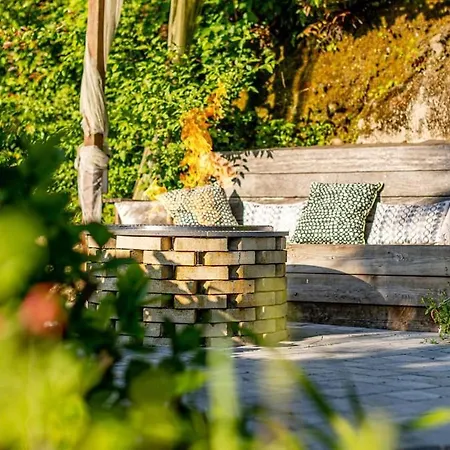 Βίλα House - Charming Lakeview Tresserve