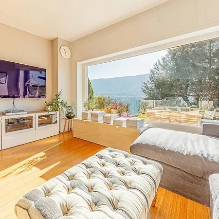 Βίλα House - Charming Lakeview Tresserve