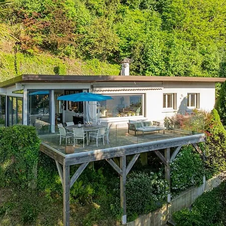 House - Charming Lakeview 빌라 Tresserve