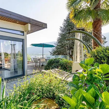 House - Charming Lakeview 빌라