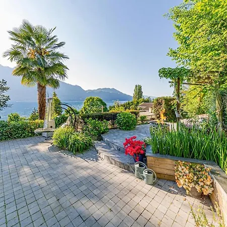 House - Charming Lakeview Βίλα