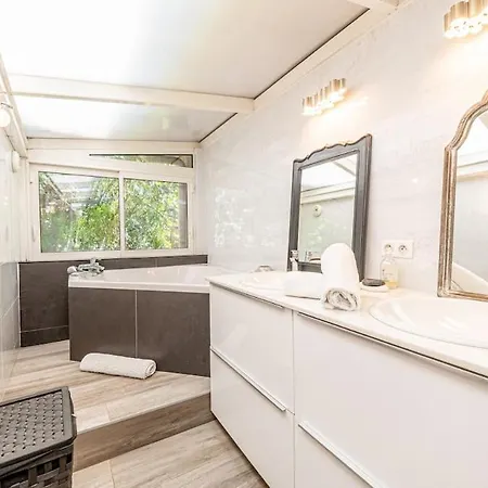 House - Charming Lakeview * Tresserve