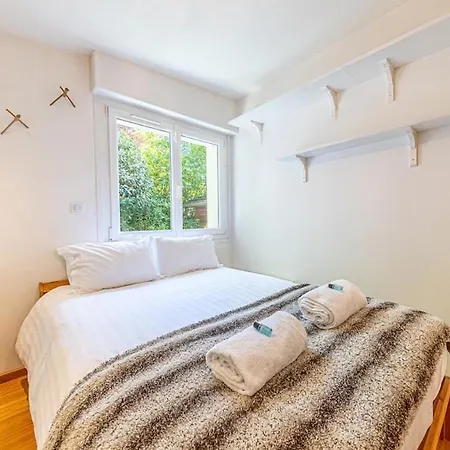 House - Charming Lakeview
